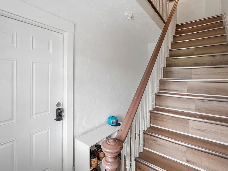 13 Oak St — Photo 24