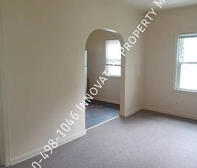 702 Thomson St #5 — Photo 3