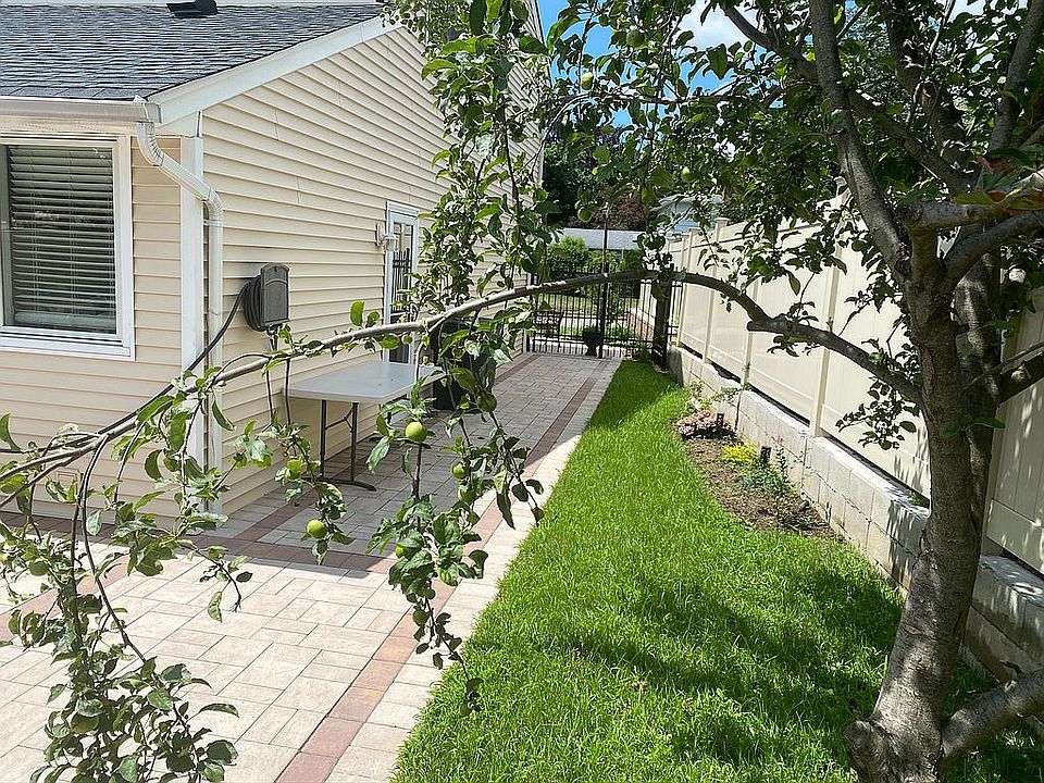 1st image of 738 De Mott Ct