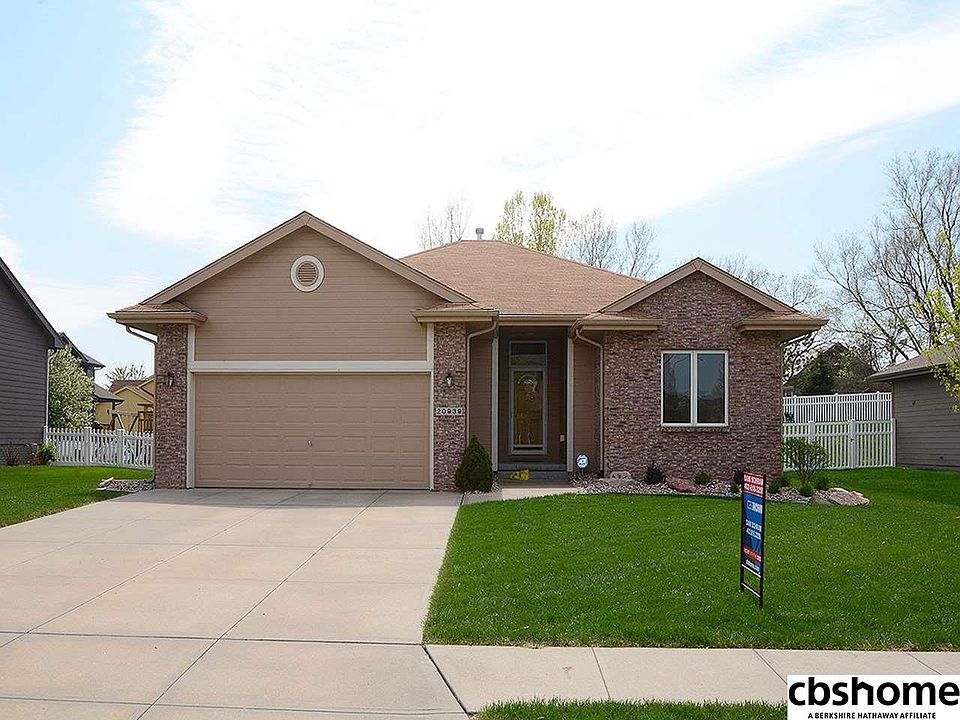1st image of 20939 McClellan Dr