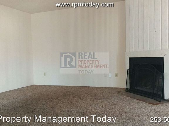3rd image of 119 170th St E APT D