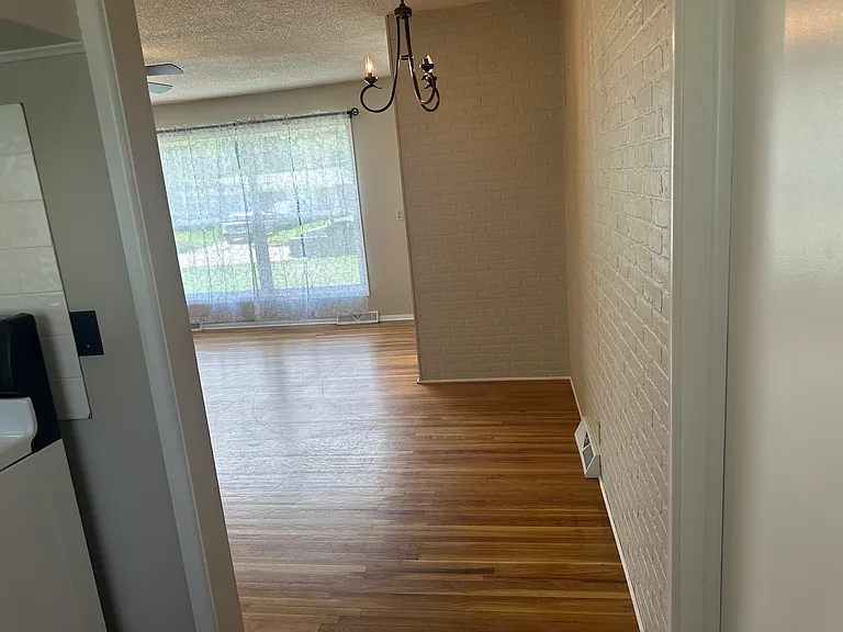 1308 E Alturas St — Photo 12