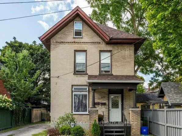 279 William St, Peterborough, ON K9J 5E5