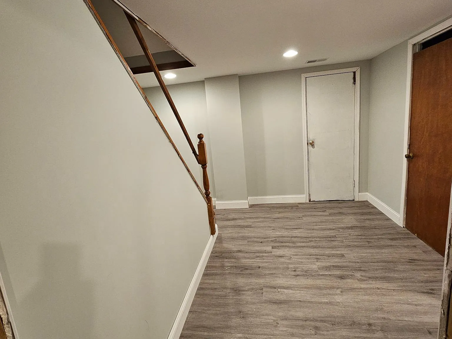 4 bed, 4.0 bath, 2049 sqft, $2,895 — Photo 2