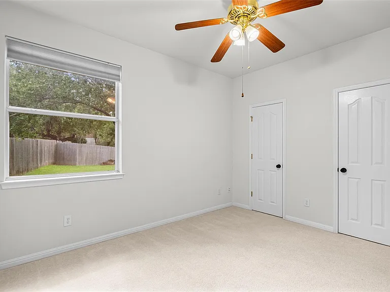 10700 Pointe View Dr — Photo 14