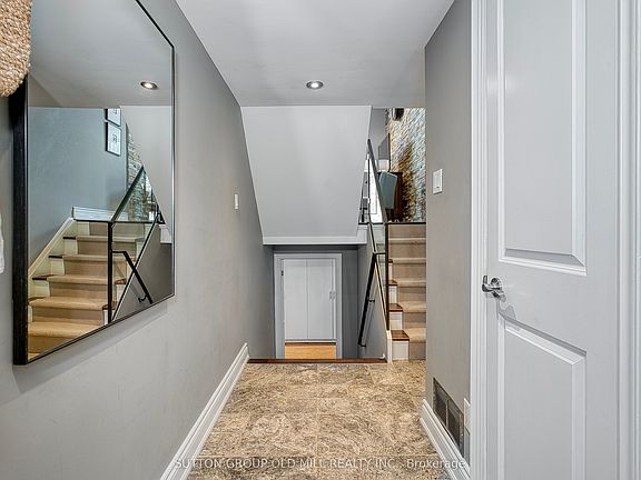 4th image of 4 Bradbrook Rd #1