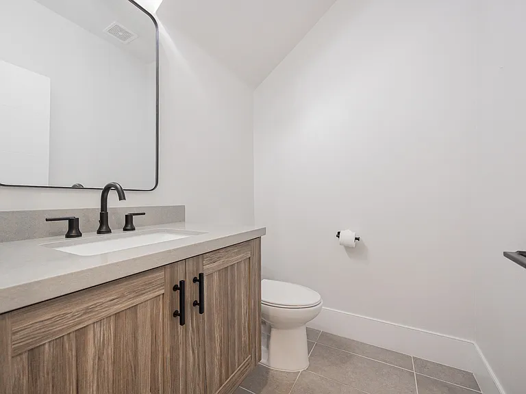 142 E Hearne Way — Photo 14