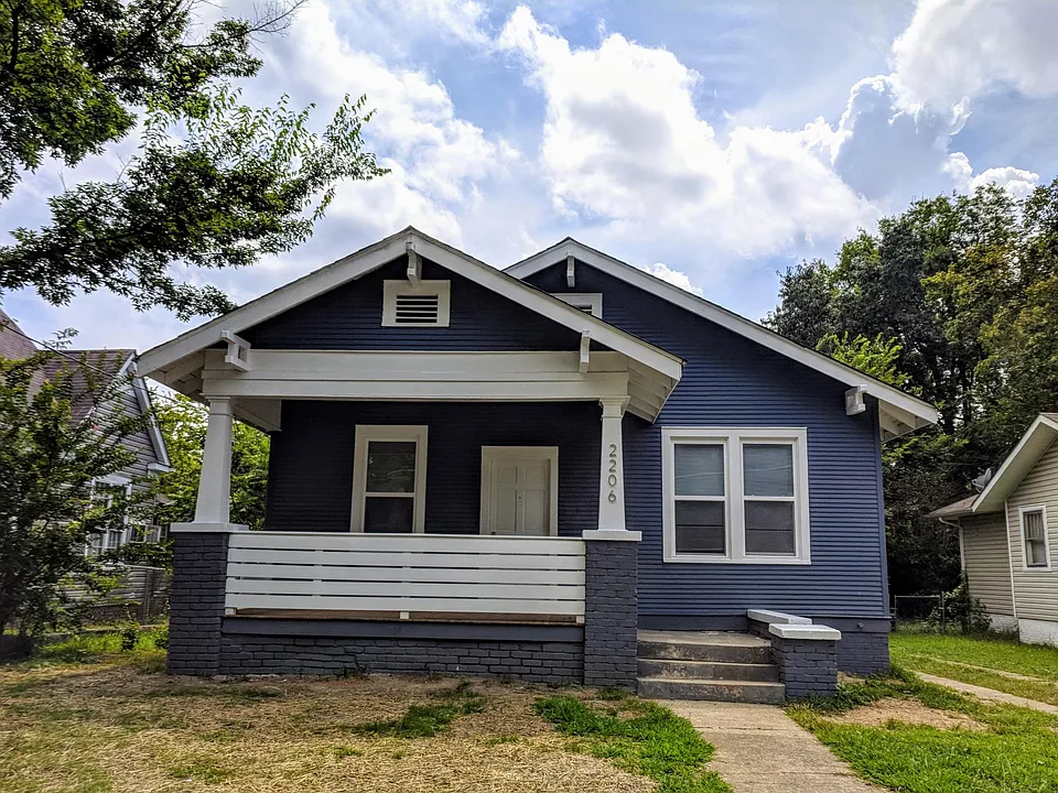 2206 Union Ave