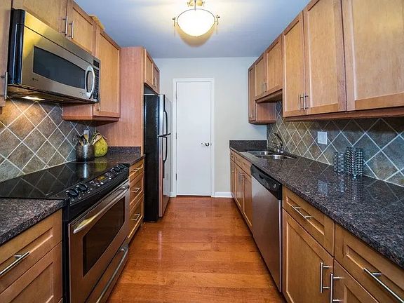 5th image of 66 Monroe Ave APT 306