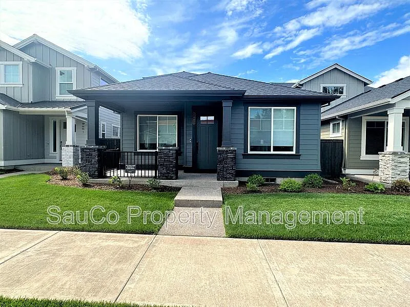 3 bed, 2.5 bath, 2010 sqft, $2,950 — Photo 2