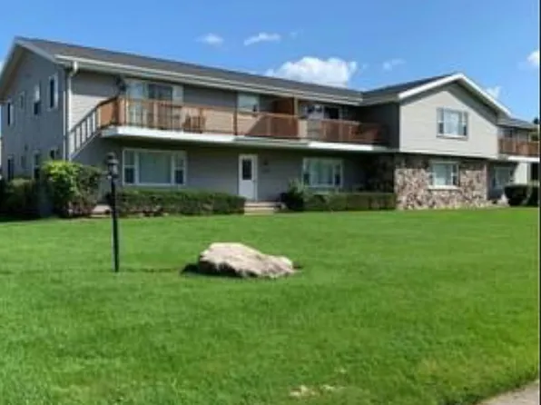 2 Bedroom Upper with Heat and Water included, 1024 Hunt Ave, Neenah, WI 54956