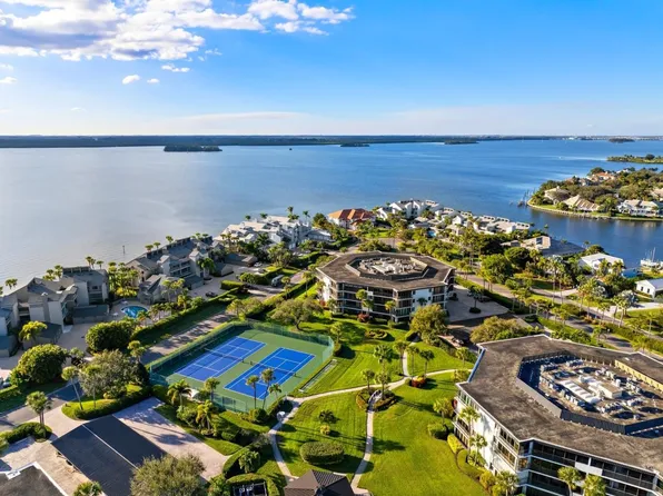 1815 Mooringline Dr APT 2E, Vero Beach, FL 32963