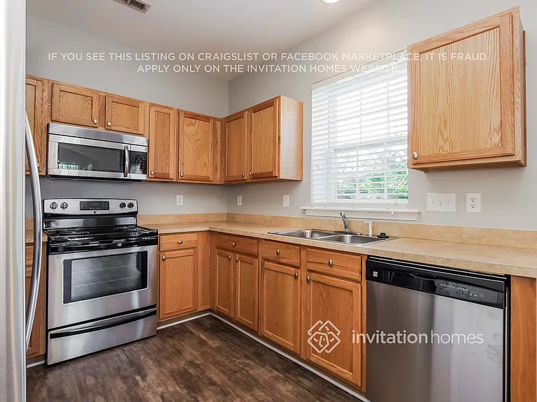 4903 Abercromby St — Photo 9