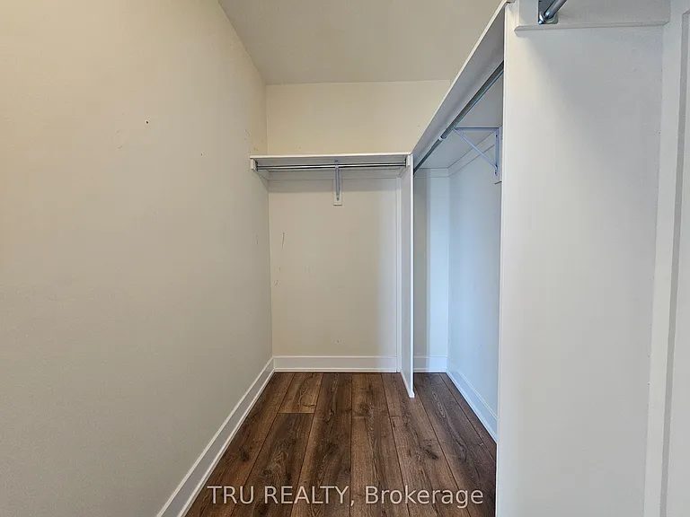 146 Wallace St — Photo 34