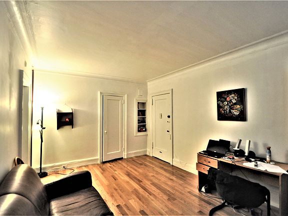 5th image of 6 Burns St APT G18