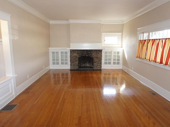 Generous sized Living Room