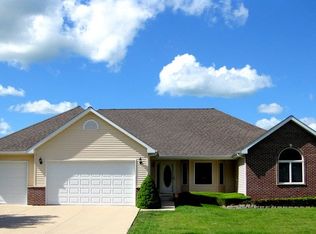 1004 Lakewood Dr, Ottawa, IL 61350