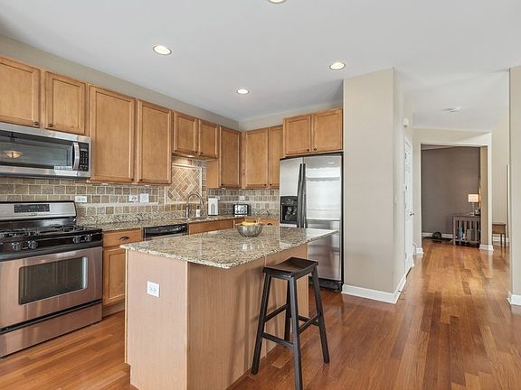 4th image of 2855 Glacier Way Unit A
