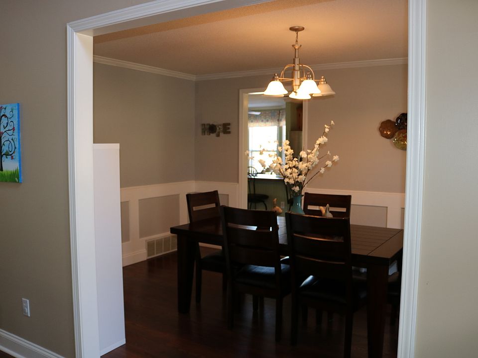 1st image of 4083 Sharon Dr