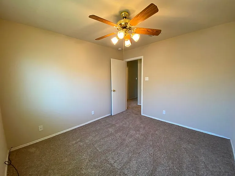 218 Jennifer Ln — Photo 34