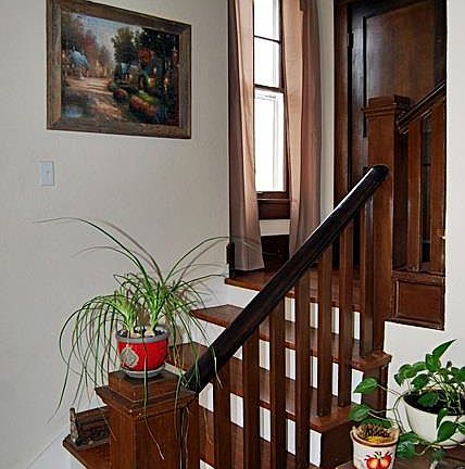 5th image of 303 W Rose St