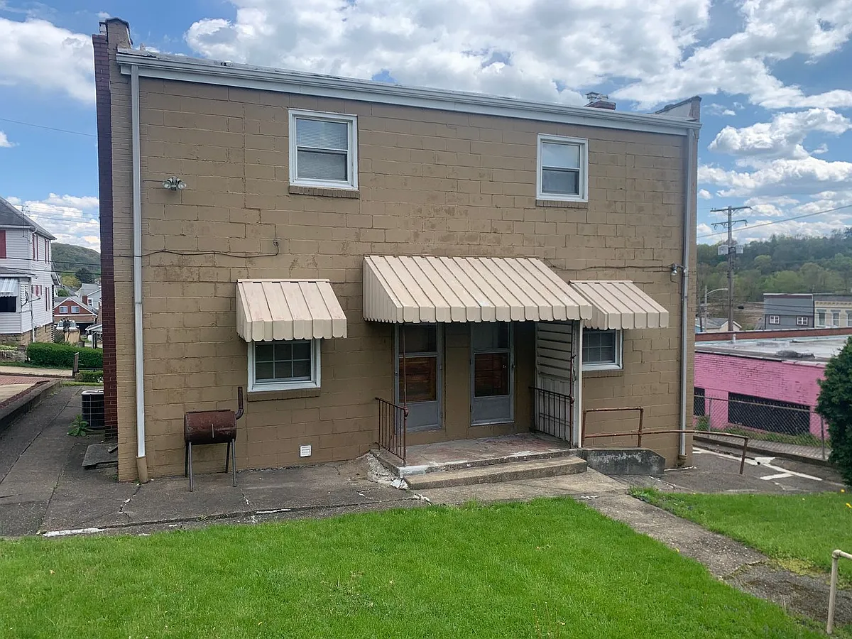 Building Photo - 311 24th St