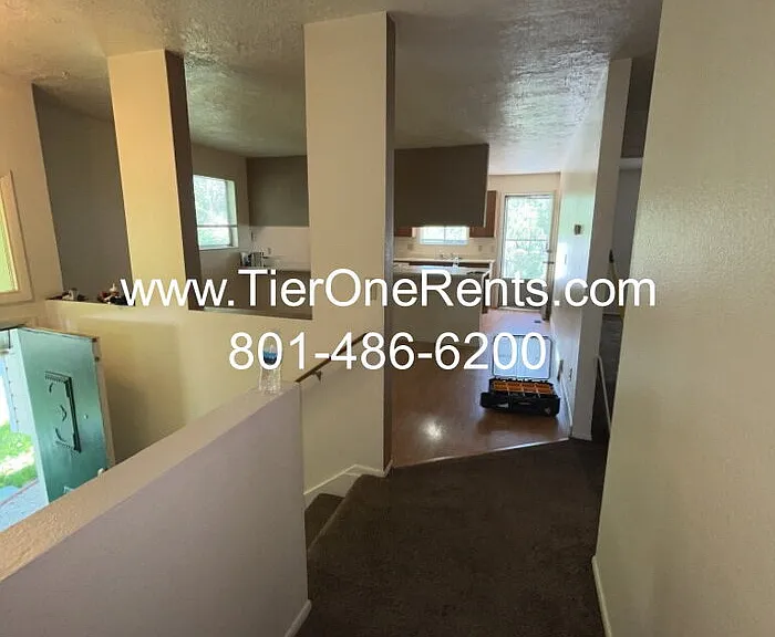 619 Angie Cir #619 — Photo 3