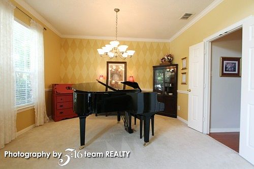 3rd image of 7986 Thistletree Ln