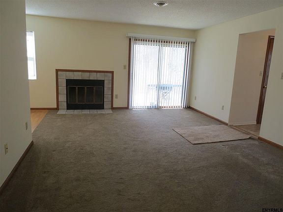 5th image of 108 Greenwich Dr