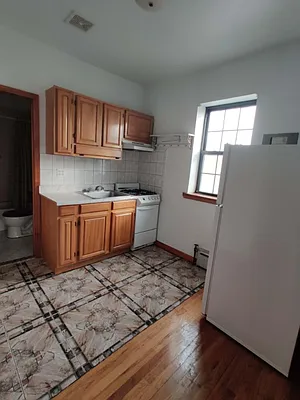 Rented by Apple Exclusive Realty Inc | media 39