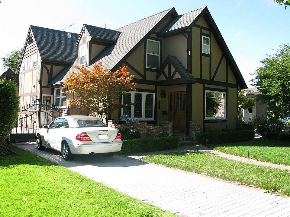 1st image of 1560 McKendrie St