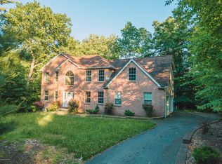 3151 Greenbriar Dr, East Stroudsburg, PA 18301