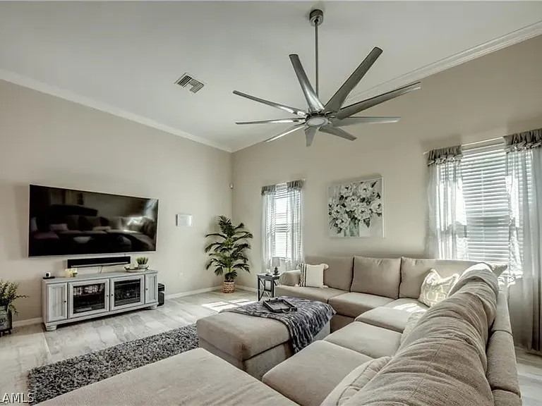 2409 SW 39th St — Photo 31