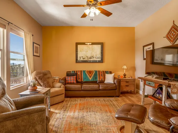 9 Calle Altura, Santa Fe, NM 87507