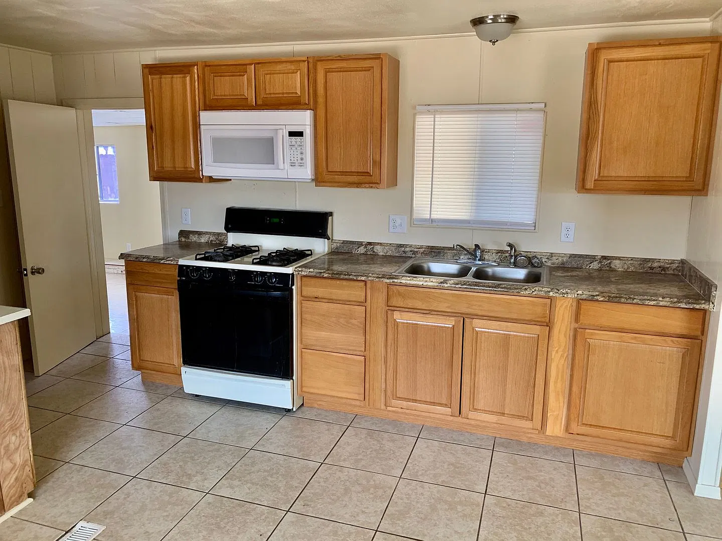 Foothills 2 Bedroom 2 Bath Manufactured home — Photo 4