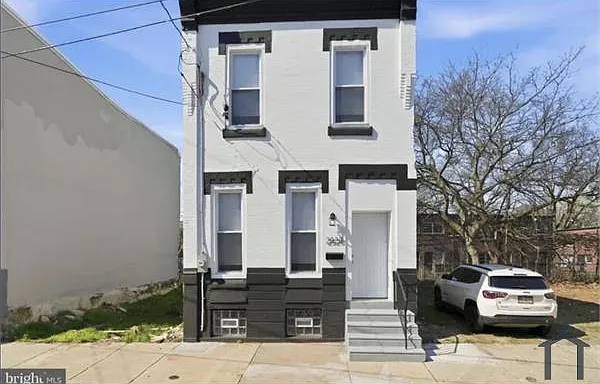 2528 Page St — Photo 1