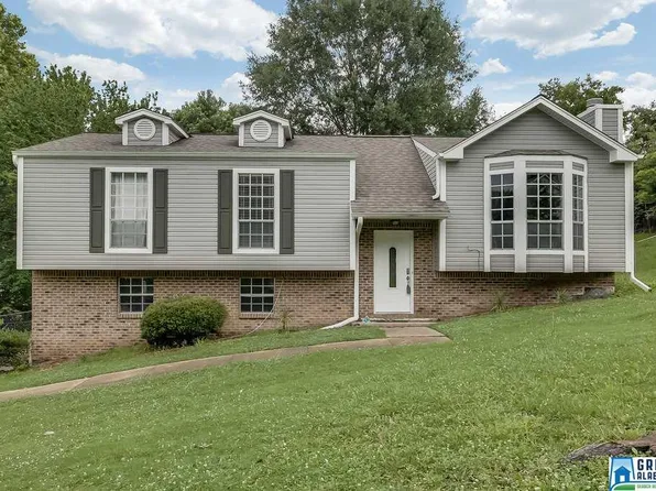 319 Willow Glen Dr, Alabaster, AL 35007