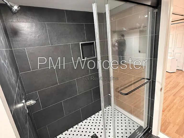 122 Crescent St — Photo 15