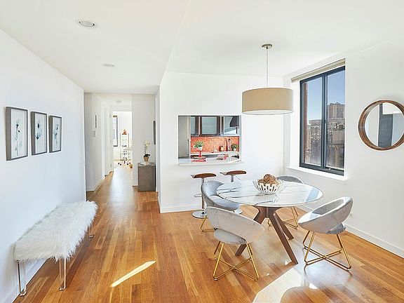 3rd image of 250 W 89th St #Ph2b