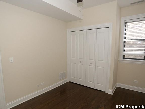 4th image of 3709 N Wilton Ave #3B