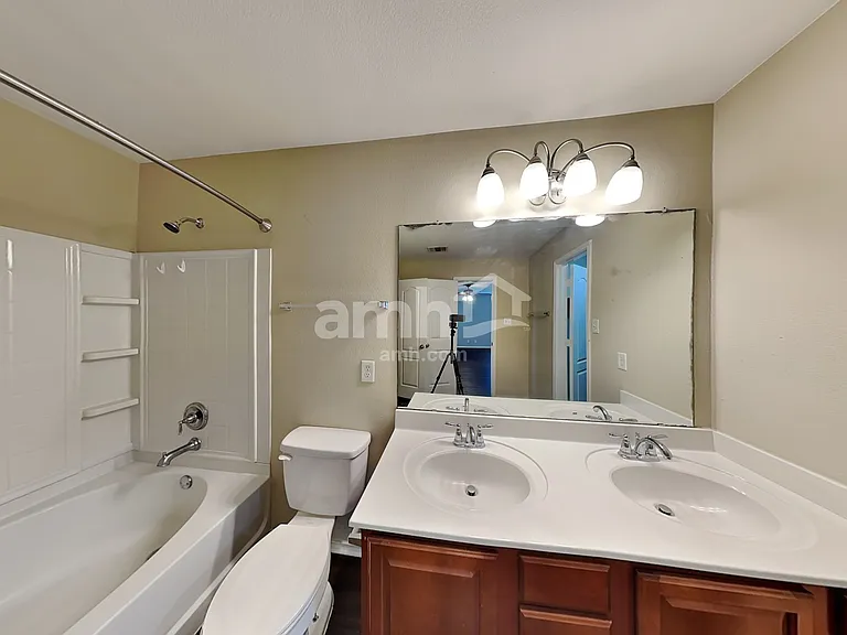 8905 Norwich Castle Dr — Photo 13