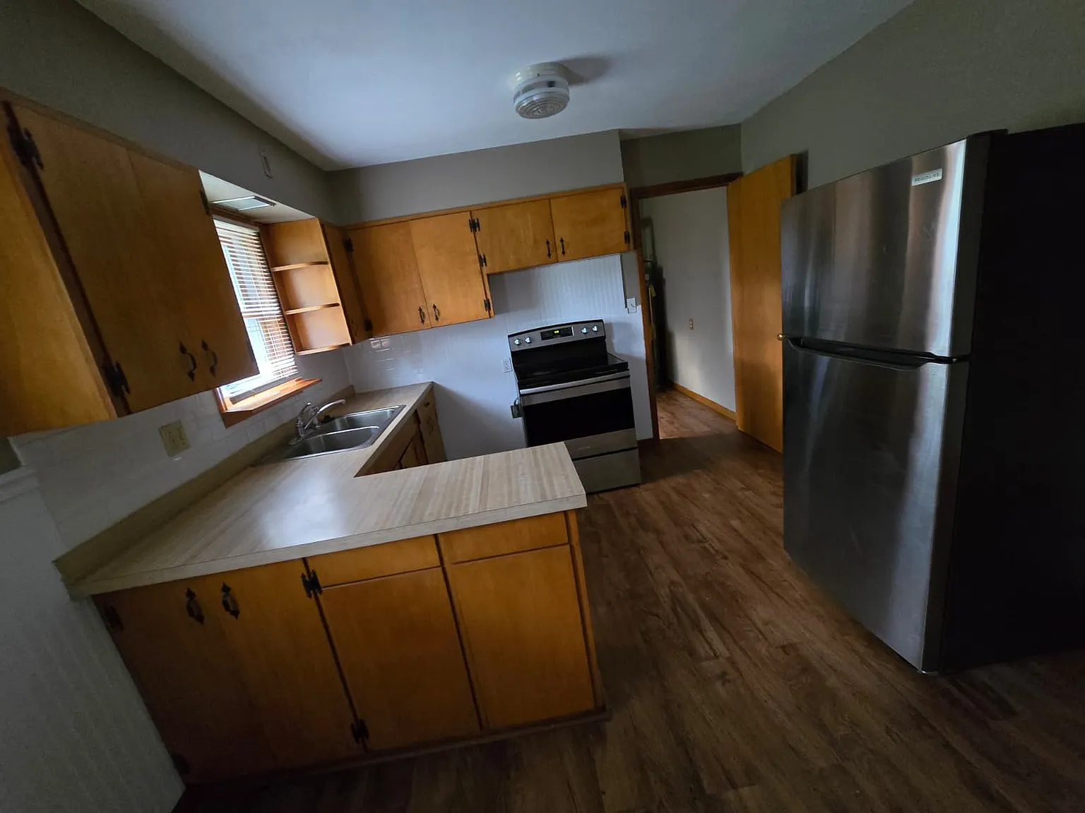 3 bed, 1040 sqft, $575 — Photo 3