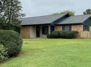 265 Colonial Cir, Athens, TX 75751