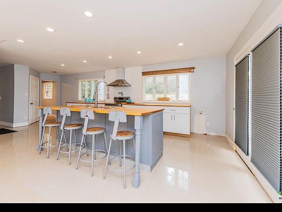 2nd image of 103 Bel Aire Dr