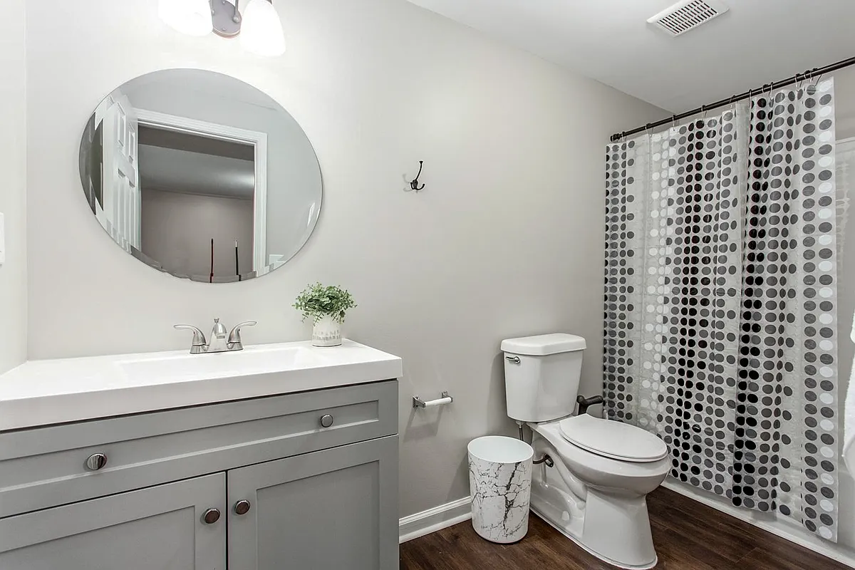 Photo 2 of 10 - Oakvale Dr - Douglasville, GA Shared bath. - Oakvale Dr