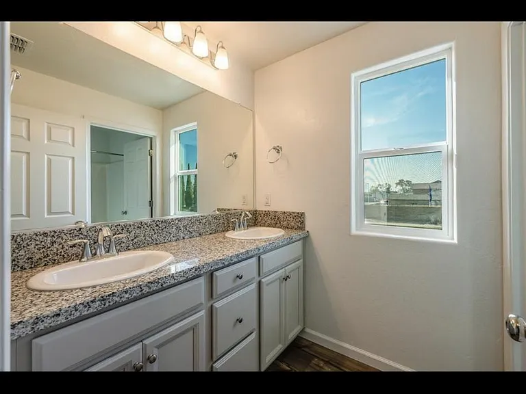 6698 E Adena Ave — Photo 31