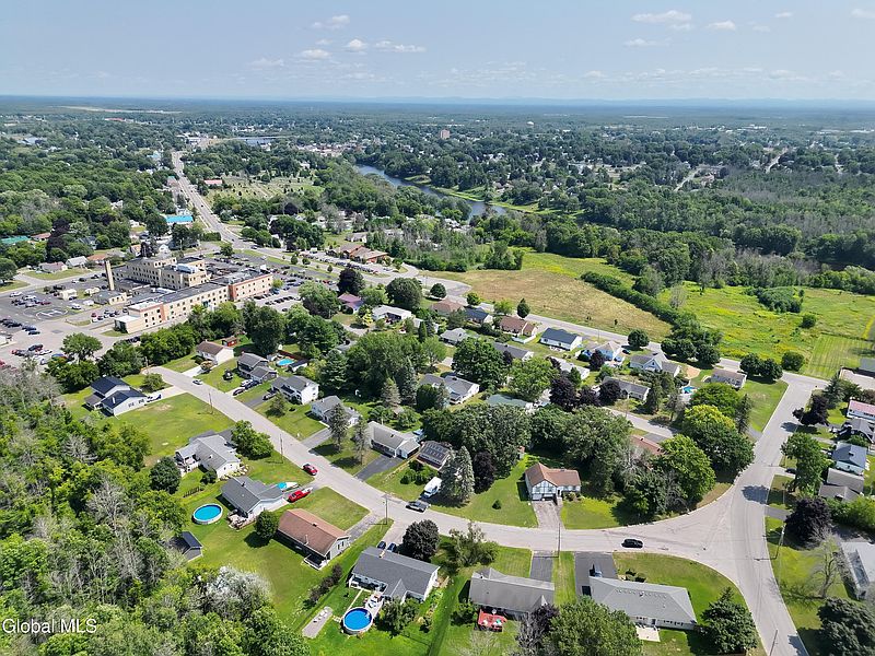 2nd image of 5 Elgin Avenue