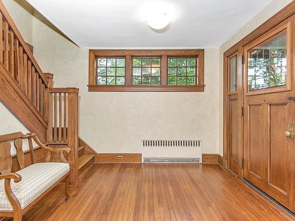 4th image of 12 Thompson Pl