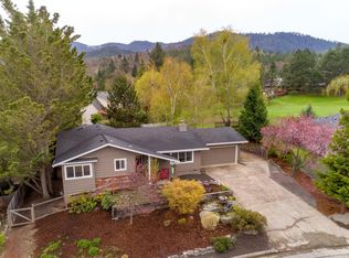 2330 Ranch Rd, Ashland, OR 97520