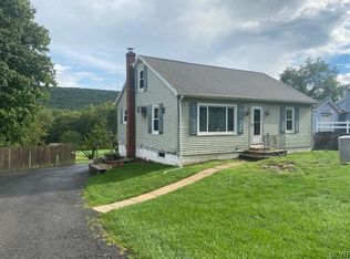117 W White Bear Dr, Summit Hill, PA 18250